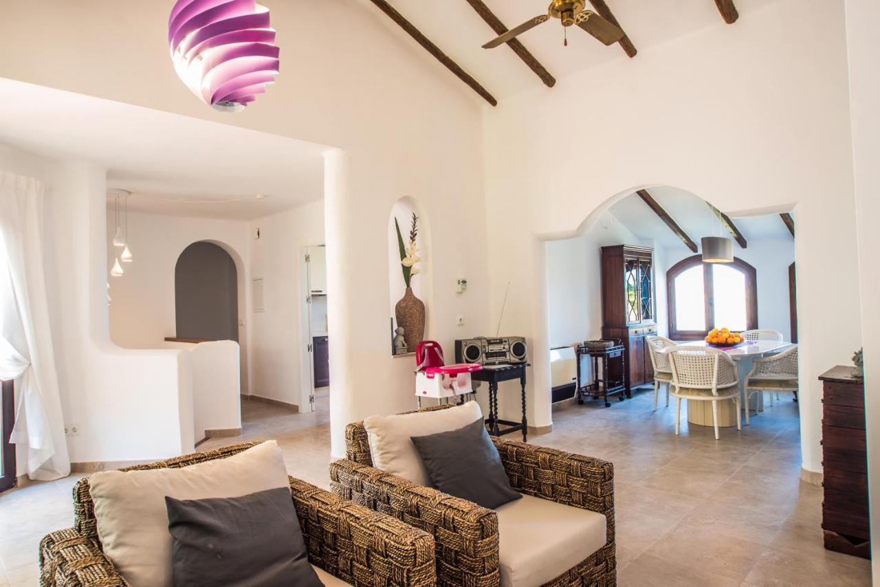 Luxuriöse und großräumige Villa mit Community Pool, Sicht auf das Mittelmeer sowie dem Mar Menor, La Manga Club Atamaría Exterior foto