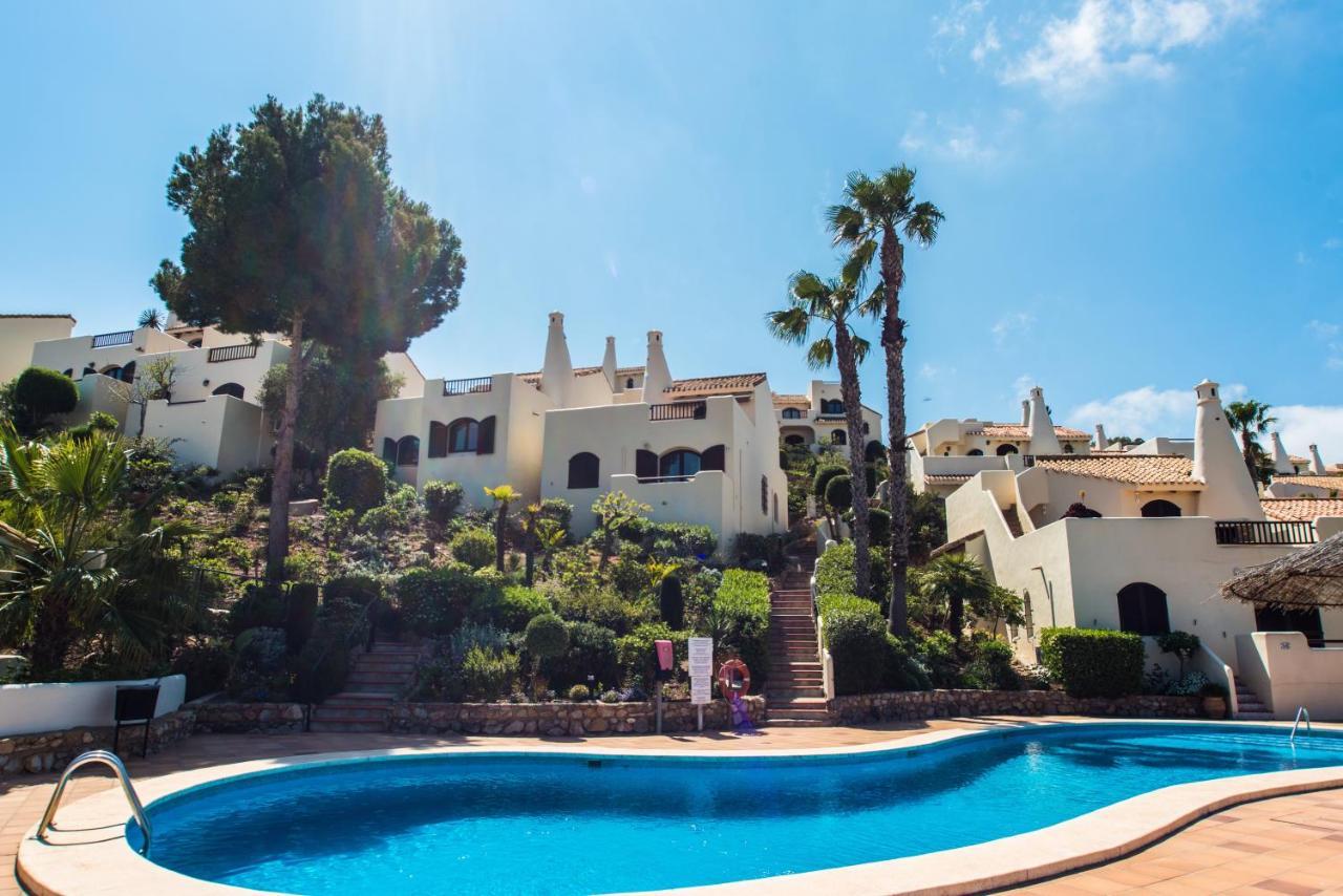 Luxuriöse und großräumige Villa mit Community Pool, Sicht auf das Mittelmeer sowie dem Mar Menor, La Manga Club Atamaría Exterior foto