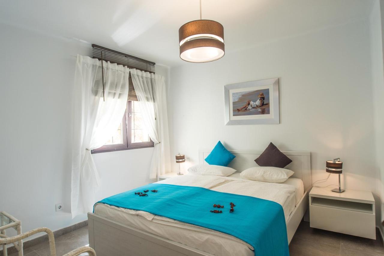Luxuriöse und großräumige Villa mit Community Pool, Sicht auf das Mittelmeer sowie dem Mar Menor, La Manga Club Atamaría Exterior foto