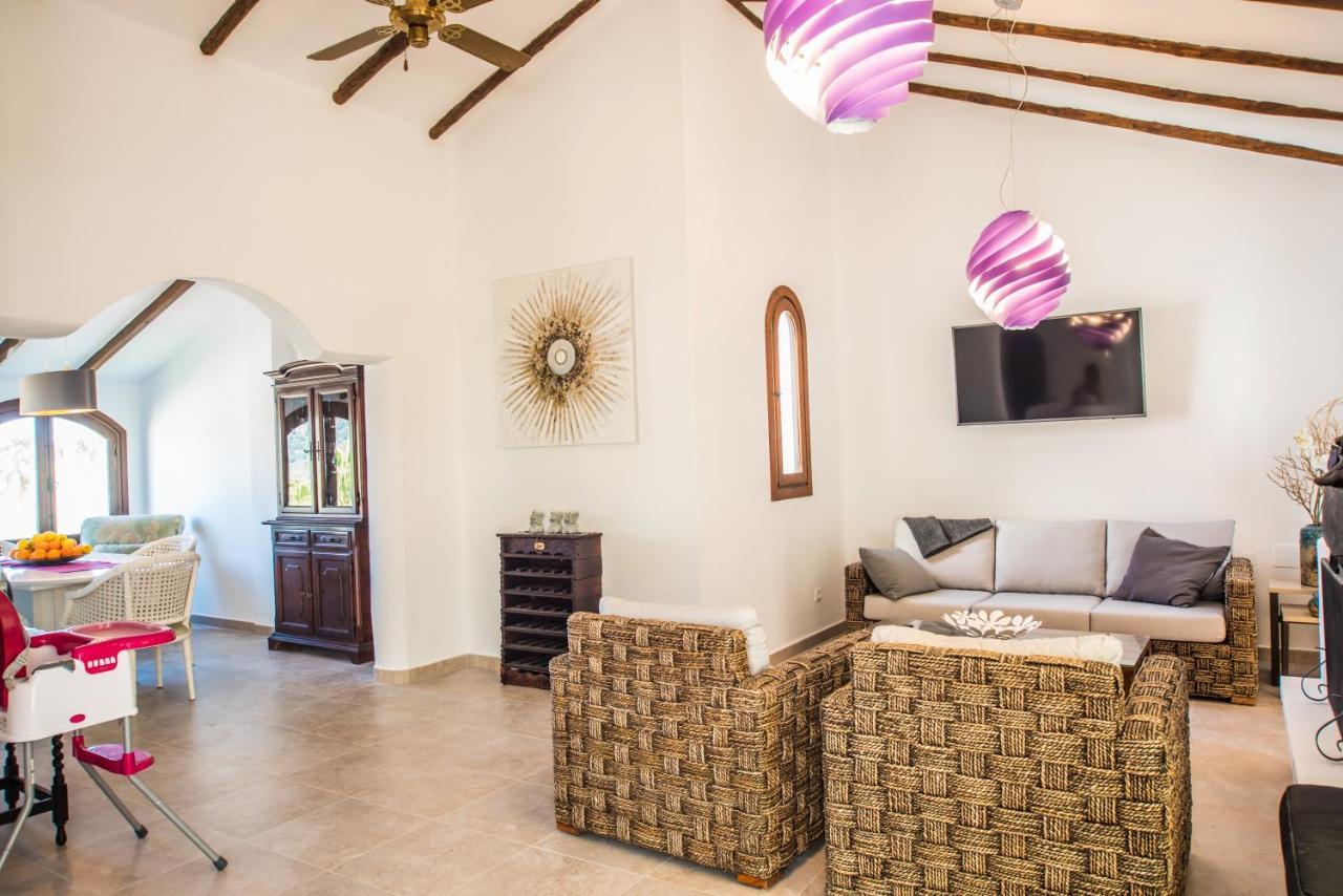 Luxuriöse und großräumige Villa mit Community Pool, Sicht auf das Mittelmeer sowie dem Mar Menor, La Manga Club Atamaría Exterior foto