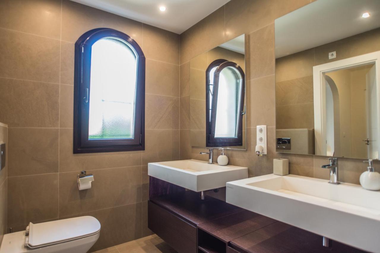 Luxuriöse und großräumige Villa mit Community Pool, Sicht auf das Mittelmeer sowie dem Mar Menor, La Manga Club Atamaría Exterior foto
